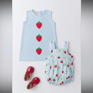 THE BEAUFORT BONNET COMPANY Girls Annie Apron Light Blue Strawberry Dress - 4T